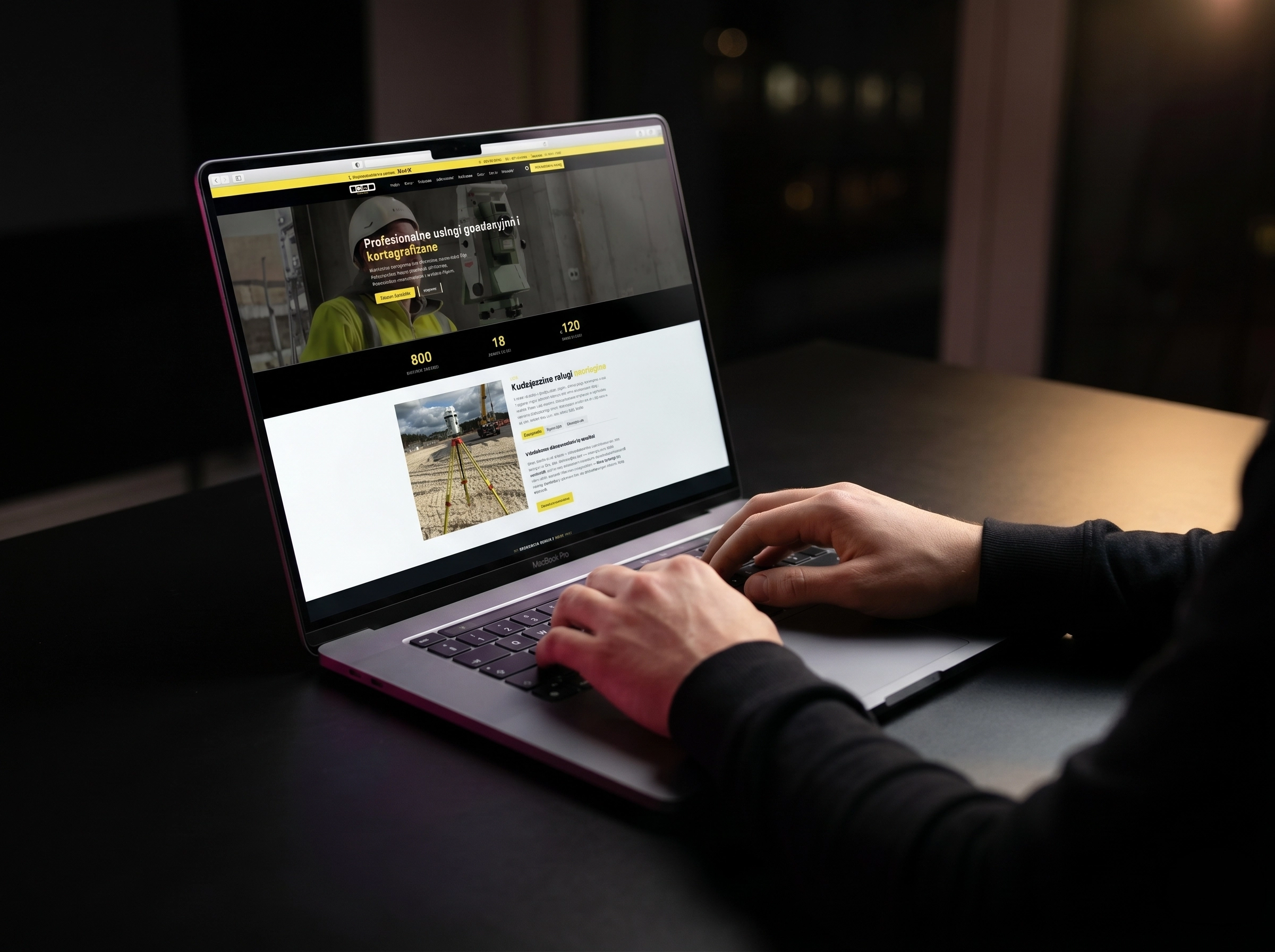 Realizacja klienta — strona WWW (laptop)